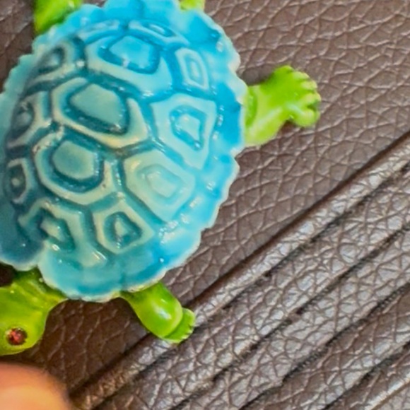 1  3/4” Turtle Tortoise Brooch Midcentury Modern Vintage - Picture 9 of 11